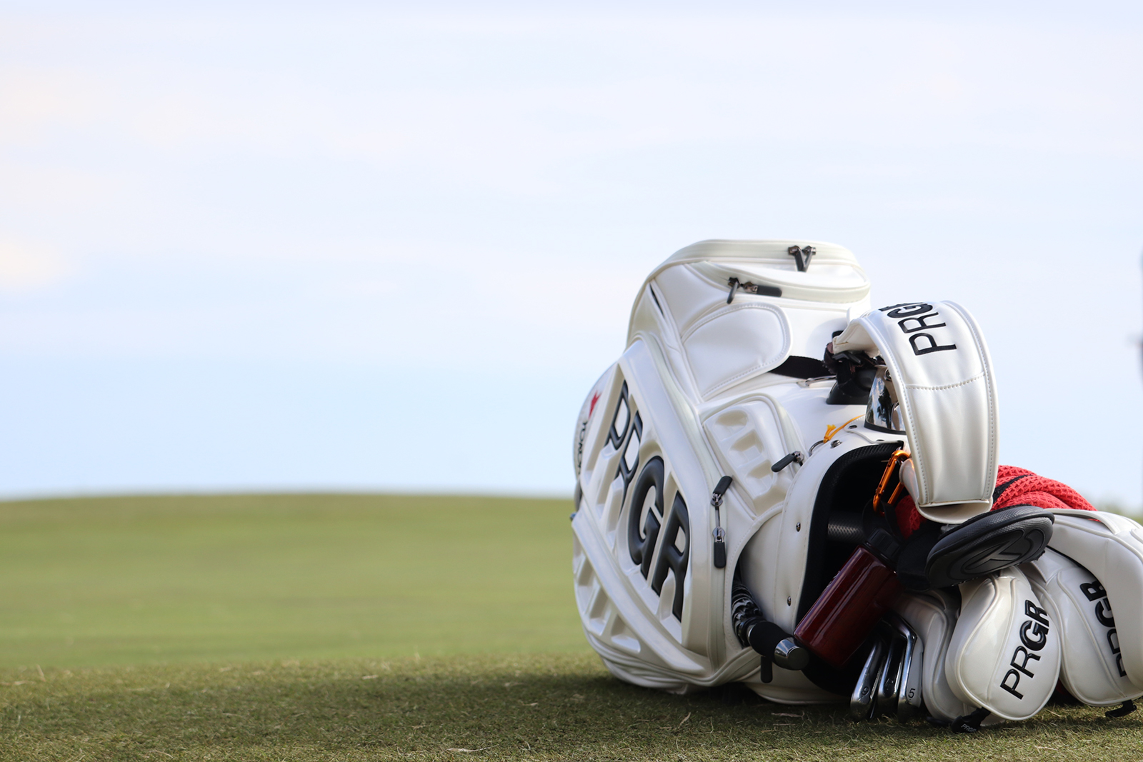 TEAM PRGR選手の愛用グッズ ヘッドカバー